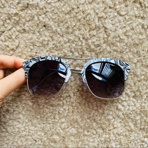 ♥️BOGO♥️New Marble Printed Club Master